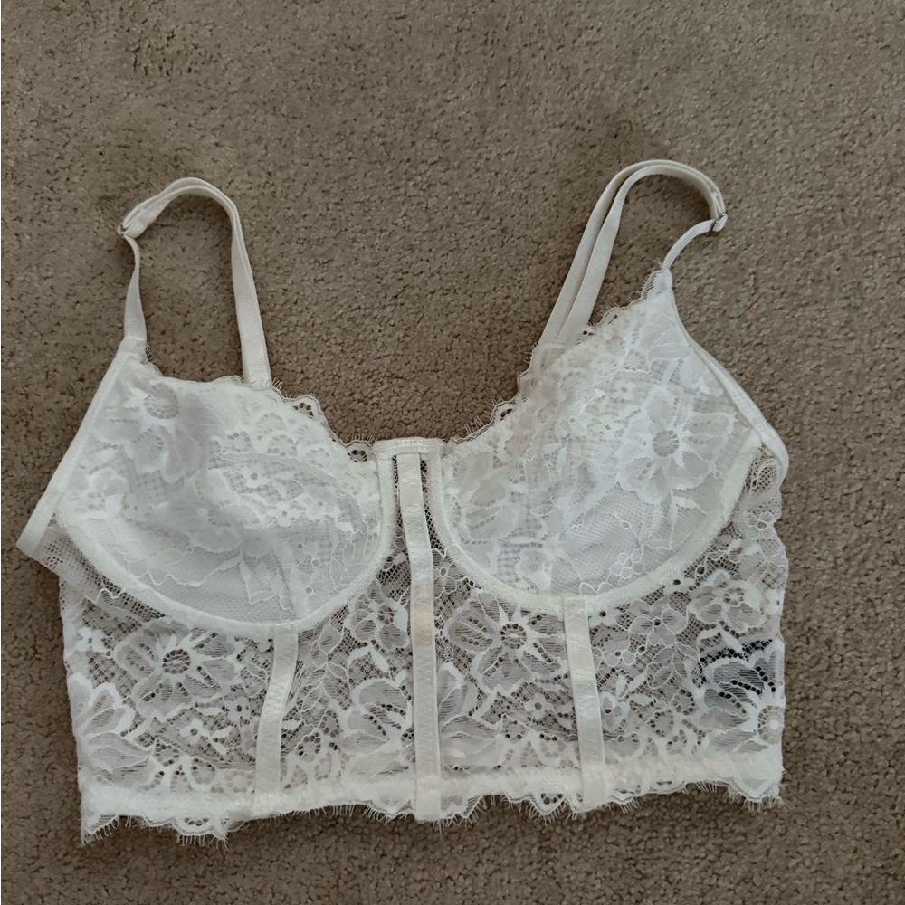 Edikted White lace top